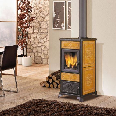 Stufa a legna DAFNE cuoio Italiana Camini