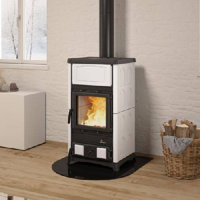 Stufa a legna con sistema di recupero calore CONCITA bianco infinity La nordica Extraflame