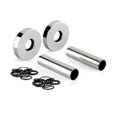 Set copritubo in ottone completo con due rosoni e tubi