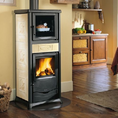 La nordica Extraflame Termostufa a legna TERMOROSSELLA PLUS FORNO dsa 4.0 liberty panna